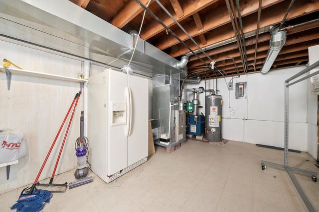 6839 W 127th Street, Palos Heights, IL 60463