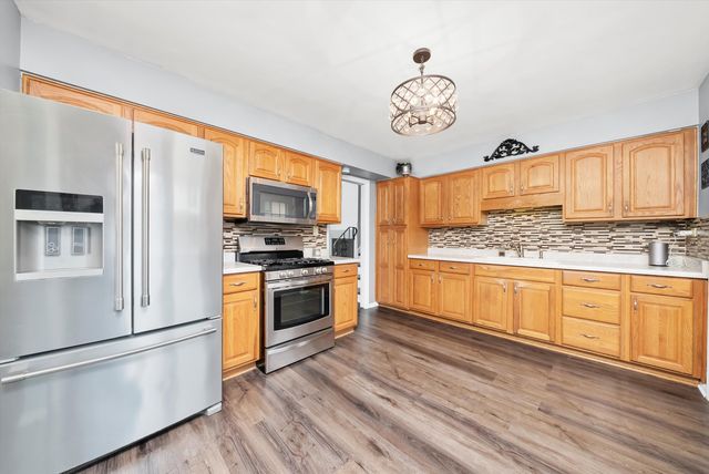 6839 W 127th Street, Palos Heights, IL 60463