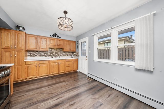 6839 W 127th Street, Palos Heights, IL 60463