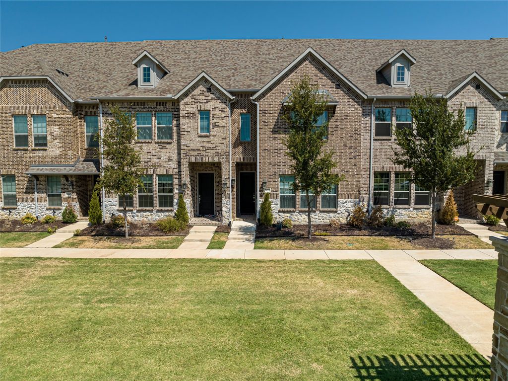 1451 Perrin Lane, Farmers Branch, TX 75234