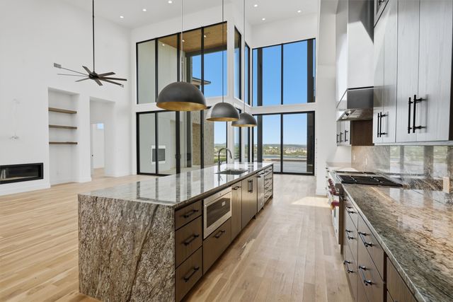 961 E Hells Gate Dr, Graford, TX 76449