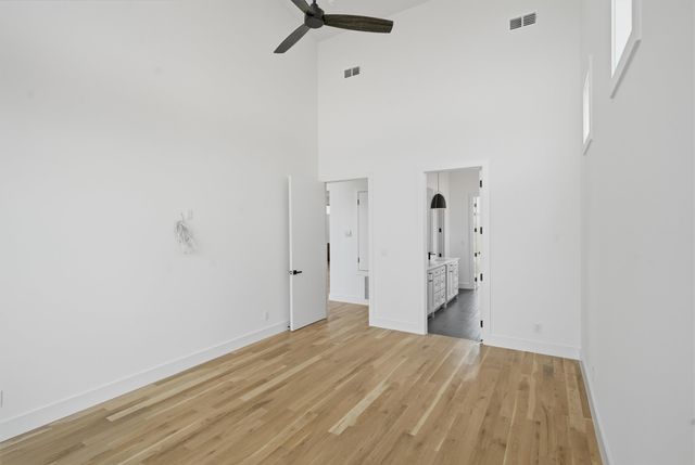 961 E Hells Gate Dr, Graford, TX 76449