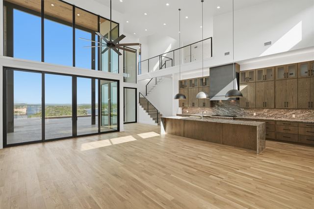 961 E Hells Gate Dr, Graford, TX 76449
