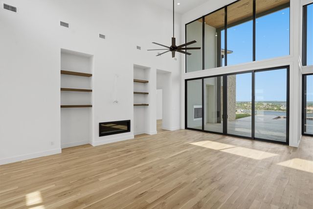 961 E Hells Gate Dr, Graford, TX 76449