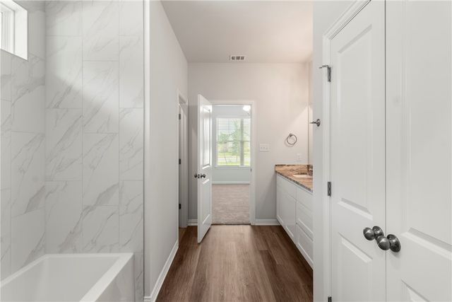 2602 Falcon Ridge Drive, Bryan, TX 77803