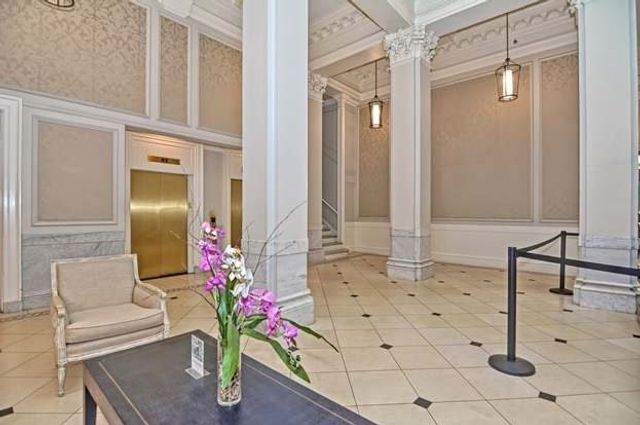 21 Beacon St 2J, Boston, MA 02108