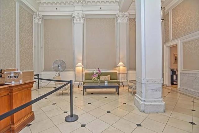 21 Beacon St 2J, Boston, MA 02108