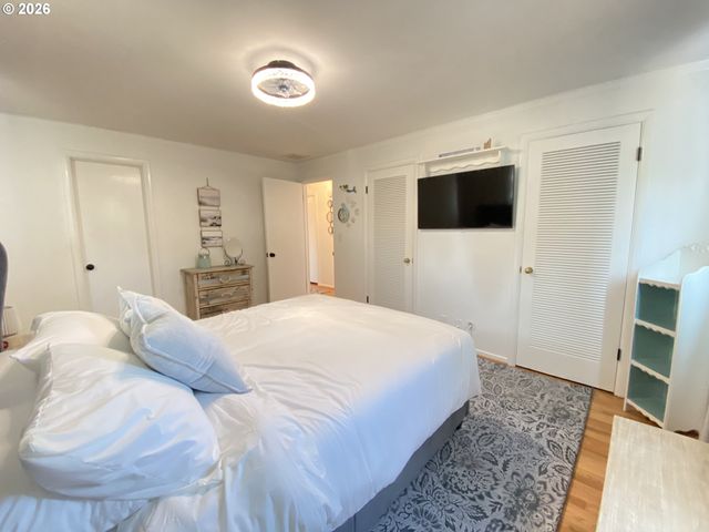 2872 SUFFOLK Ct, Eugene, OR 97401