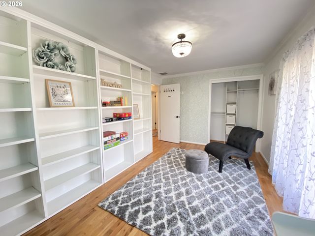 2872 SUFFOLK Ct, Eugene, OR 97401