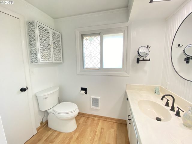 2872 SUFFOLK Ct, Eugene, OR 97401