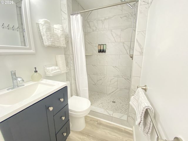 2872 SUFFOLK Ct, Eugene, OR 97401