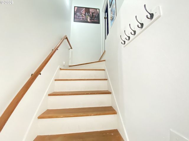 2872 SUFFOLK Ct, Eugene, OR 97401