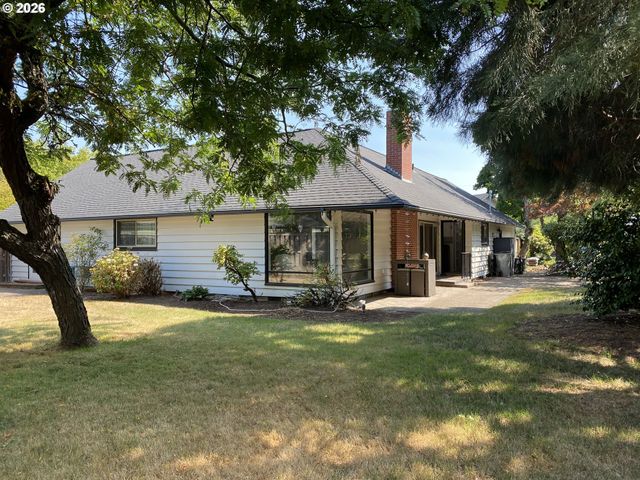 2872 SUFFOLK Ct, Eugene, OR 97401