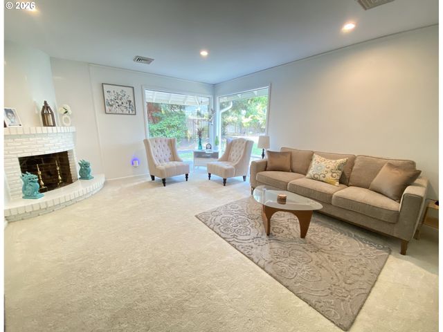 2872 SUFFOLK Ct, Eugene, OR 97401