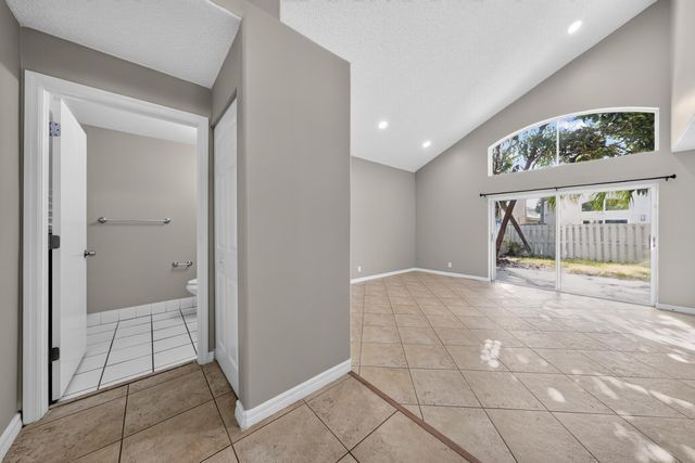 5287 SW 38th Way, Fort Lauderdale, FL 33312