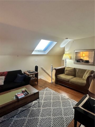 20 Annandale Road, Newport, RI 02840