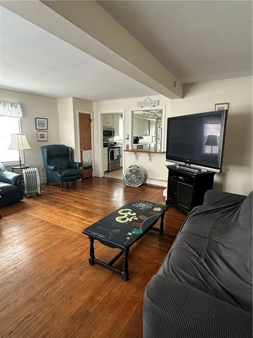 20 Annandale Road, Newport, RI 02840