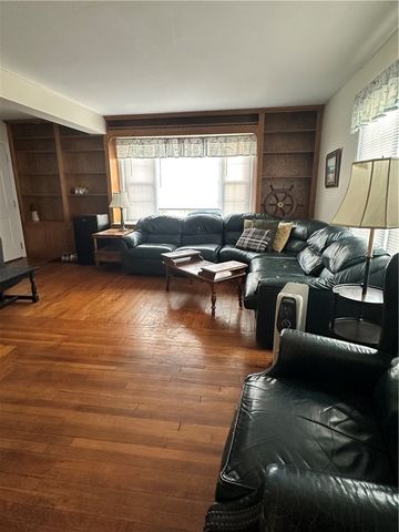 20 Annandale Road, Newport, RI 02840