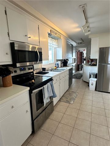 20 Annandale Road, Newport, RI 02840