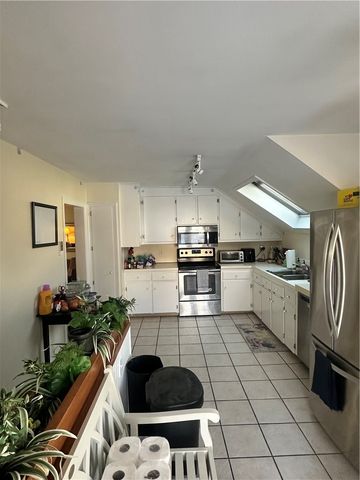 20 Annandale Road, Newport, RI 02840