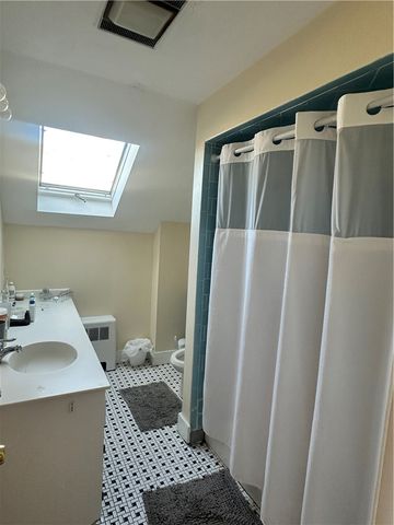 20 Annandale Road, Newport, RI 02840