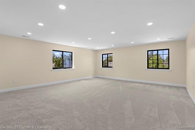 7086 Centralia Street, Dearborn Heights, MI 48127