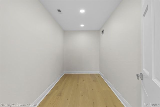 7086 Centralia Street, Dearborn Heights, MI 48127