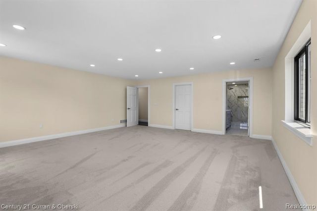 7086 Centralia Street, Dearborn Heights, MI 48127