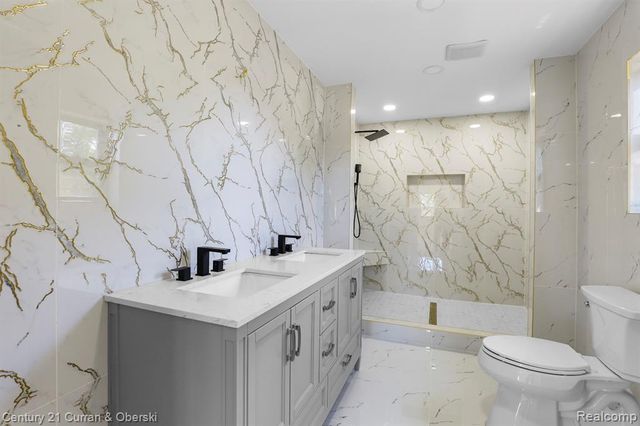 7086 Centralia Street, Dearborn Heights, MI 48127