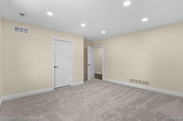 7086 Centralia Street, Dearborn Heights, MI 48127