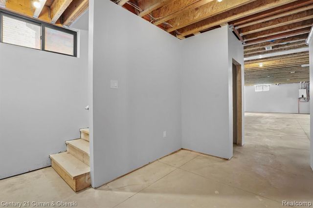 7086 Centralia Street, Dearborn Heights, MI 48127