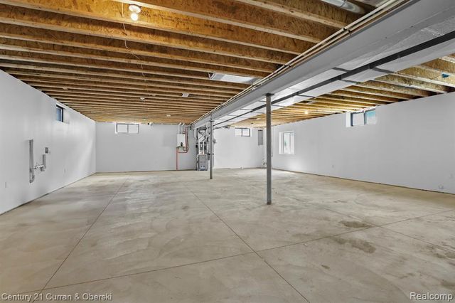 7086 Centralia Street, Dearborn Heights, MI 48127