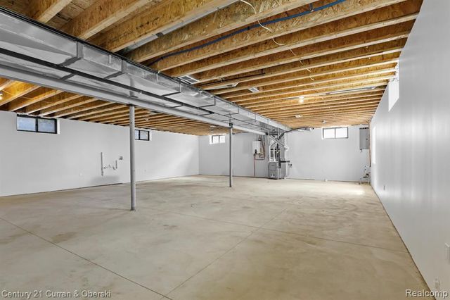 7086 Centralia Street, Dearborn Heights, MI 48127