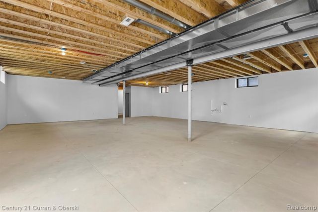 7086 Centralia Street, Dearborn Heights, MI 48127