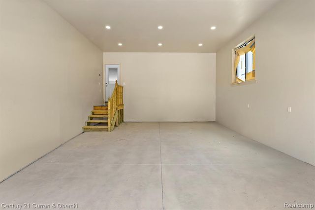 7086 Centralia Street, Dearborn Heights, MI 48127