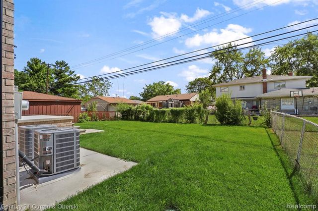 7086 Centralia Street, Dearborn Heights, MI 48127