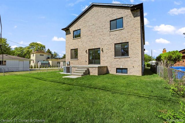 7086 Centralia Street, Dearborn Heights, MI 48127