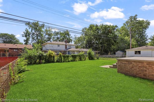 7086 Centralia Street, Dearborn Heights, MI 48127