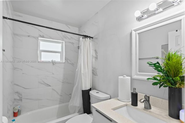 7506 NW 41st St, Coral Springs, FL 33065