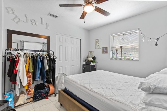 7506 NW 41st St, Coral Springs, FL 33065