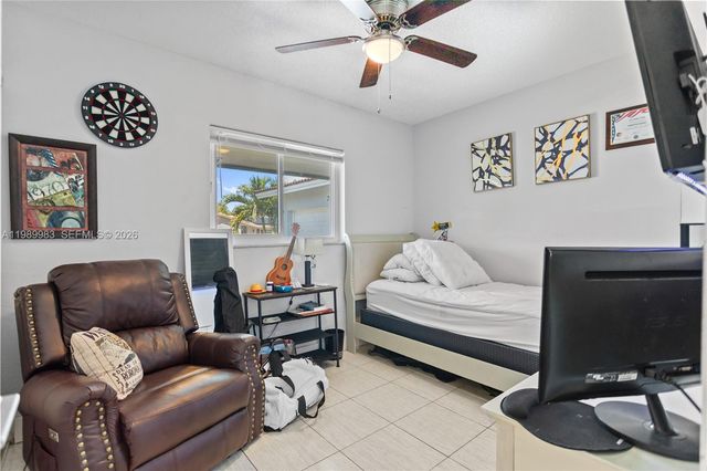7506 NW 41st St, Coral Springs, FL 33065