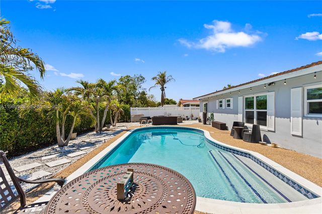 7506 NW 41st St, Coral Springs, FL 33065