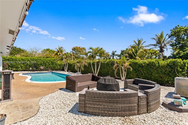 7506 NW 41st St, Coral Springs, FL 33065