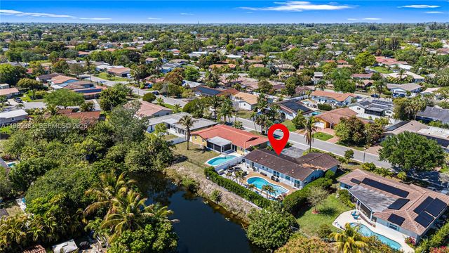 7506 NW 41st St, Coral Springs, FL 33065