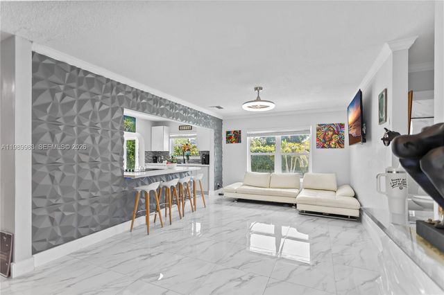 7506 NW 41st St, Coral Springs, FL 33065