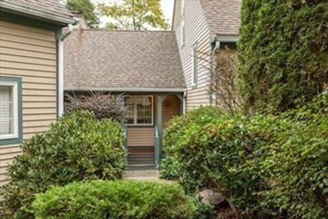 41 Lebeaux Dr 41, Shrewsbury, MA 01545