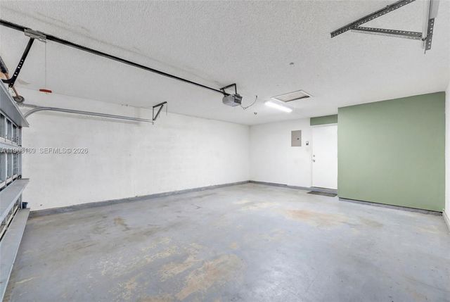 3802 NW 1st Pl, Deerfield Beach, FL 33442