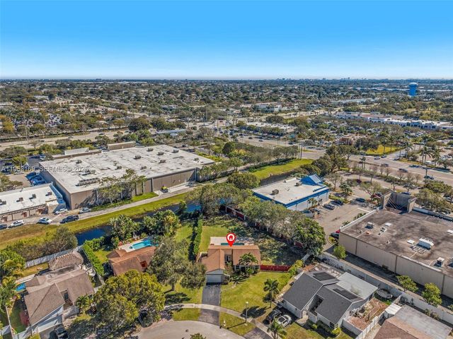3802 NW 1st Pl, Deerfield Beach, FL 33442