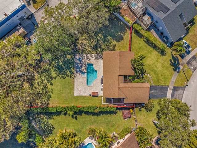 3802 NW 1st Pl, Deerfield Beach, FL 33442