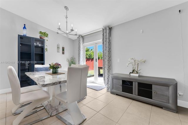 3802 NW 1st Pl, Deerfield Beach, FL 33442